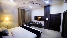 Hotel Galaxy - Deluxe Room 3